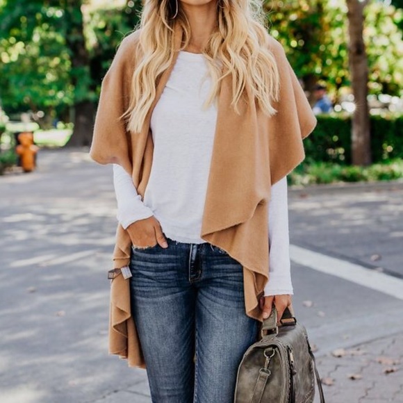 Irresistible Convertible Vest - Picture 2 of 8